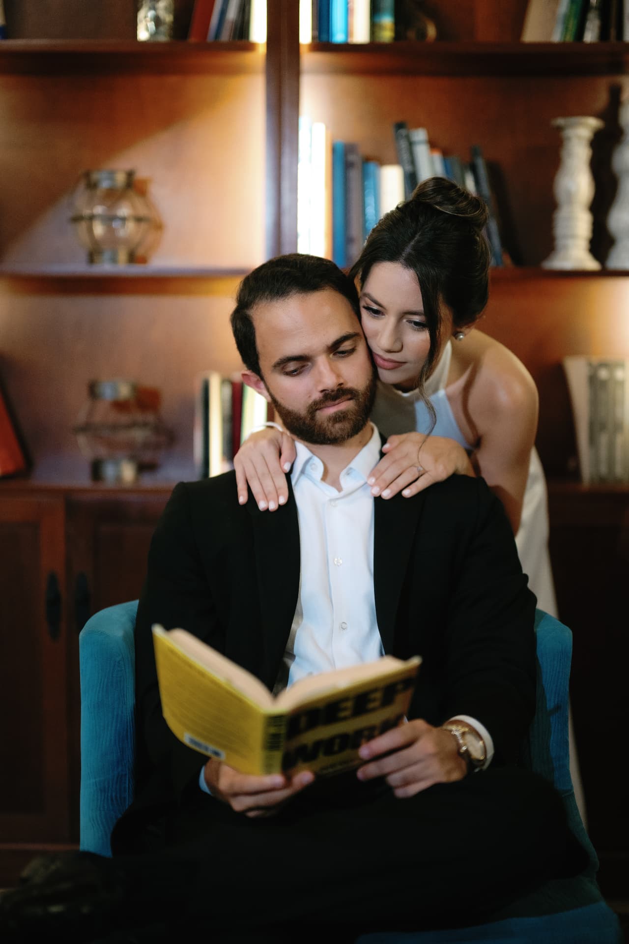 María del Mar y Federico leyendo juntos